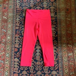 ✨SOLD✨Hot pink workout crops